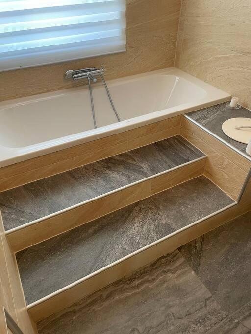 Moderne Wohnung Mit Stil Gross Gerungs Zewnętrze zdjęcie